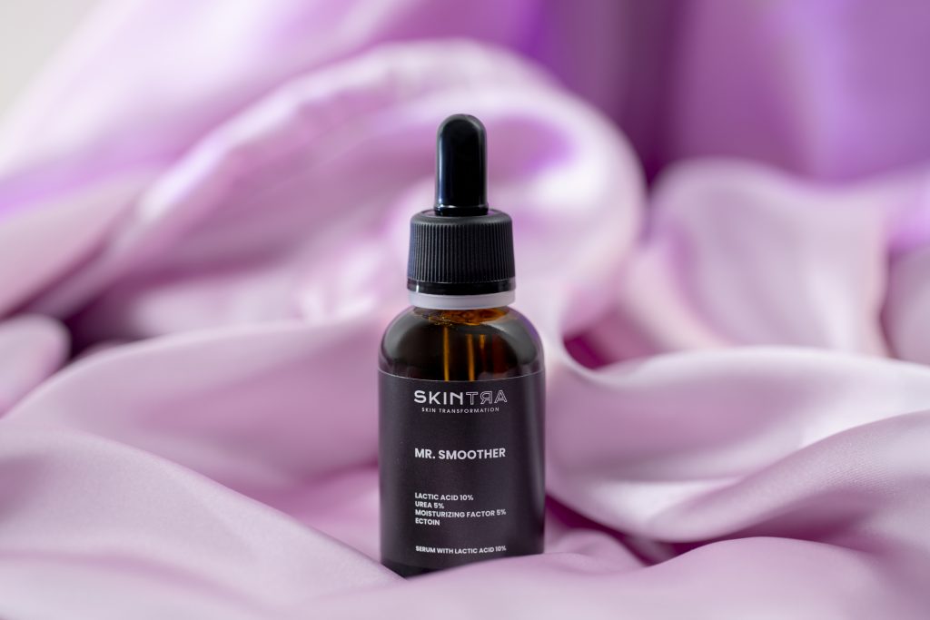 SkinTra- Vlažilni serum, ki koži povrne mehkobo in gladkost 30ml